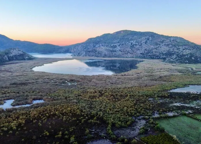 Airport Blue Eye Apartment: Convenient Dalaman Stopover